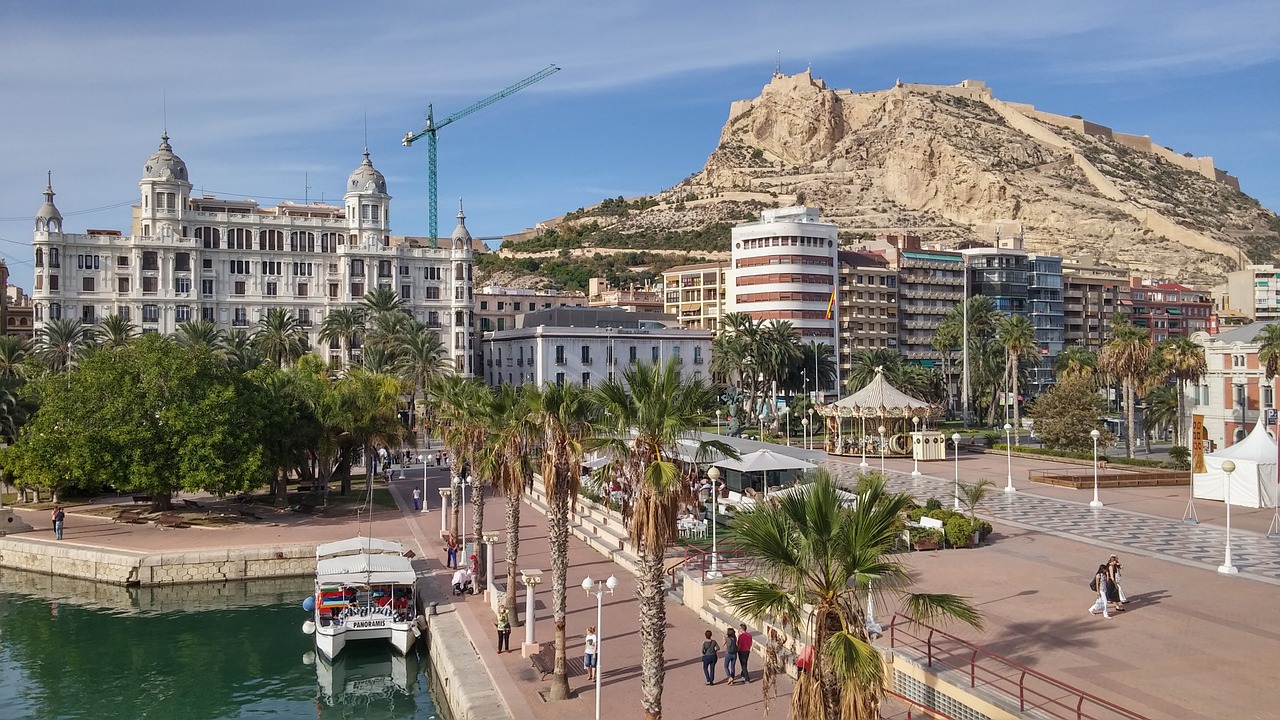 castillo-santa-barbara-alicante-port